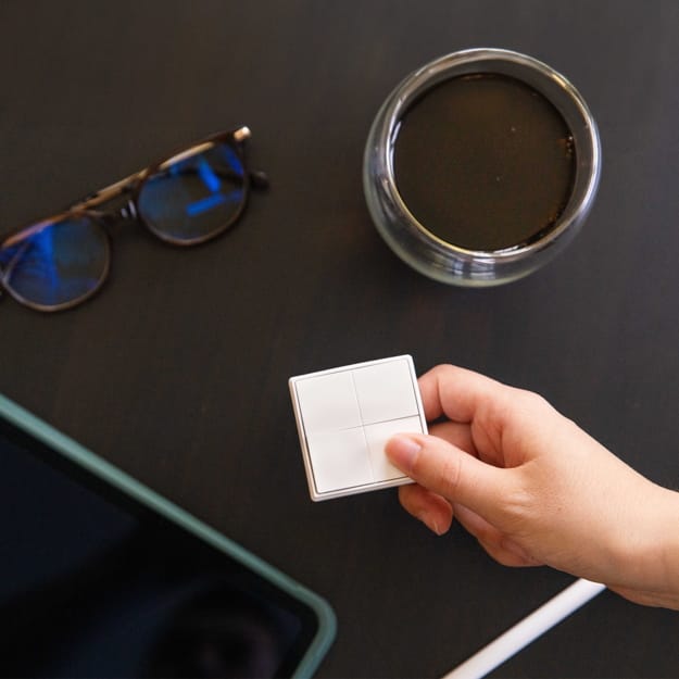 Shelly BLU Wall Switch 4 & Legrand Stand Alone Adapter (02)